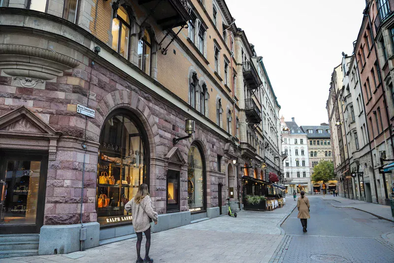 gata på Östermalm som förbereds inför flytt